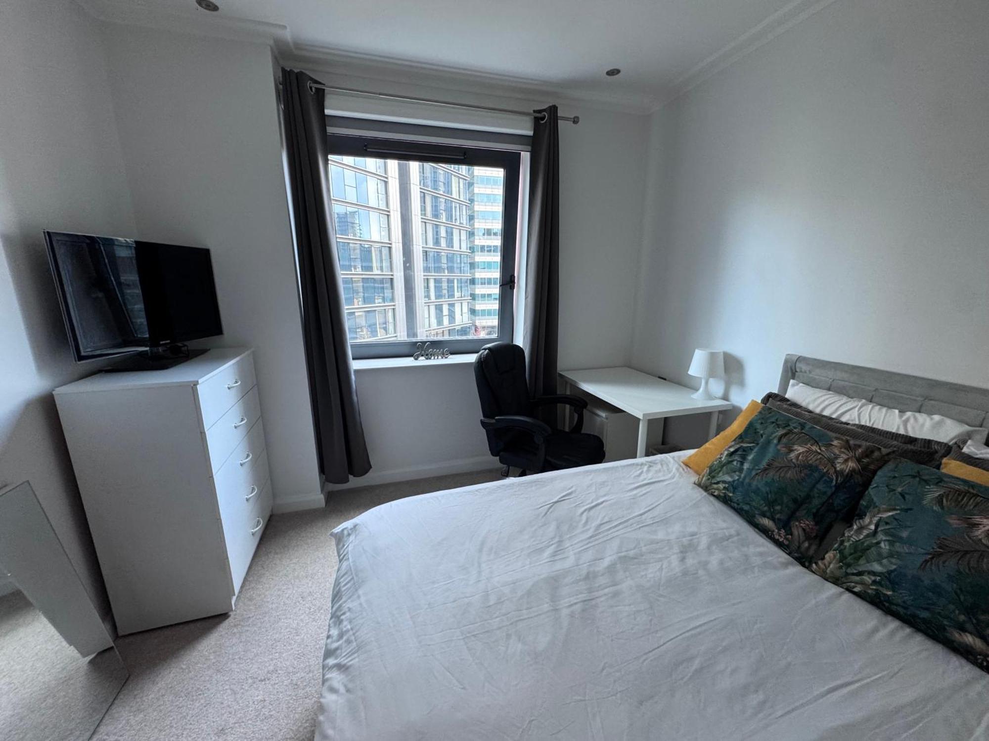 Gasthof Spare In All-female 2-bedroom Flat-female Only! *